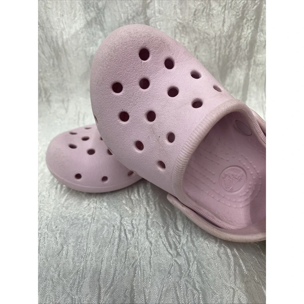 Crocs Baby Girl's Pink Colored Rubber Warm Weather Clogs Child  Toddler Size 4/5